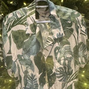 Tommy Bahama Men’s Green Leaf Print Button-Up Shirt